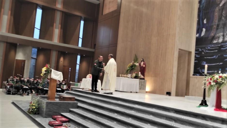 Romo lam terima mawar merah (3) PAKAI_1